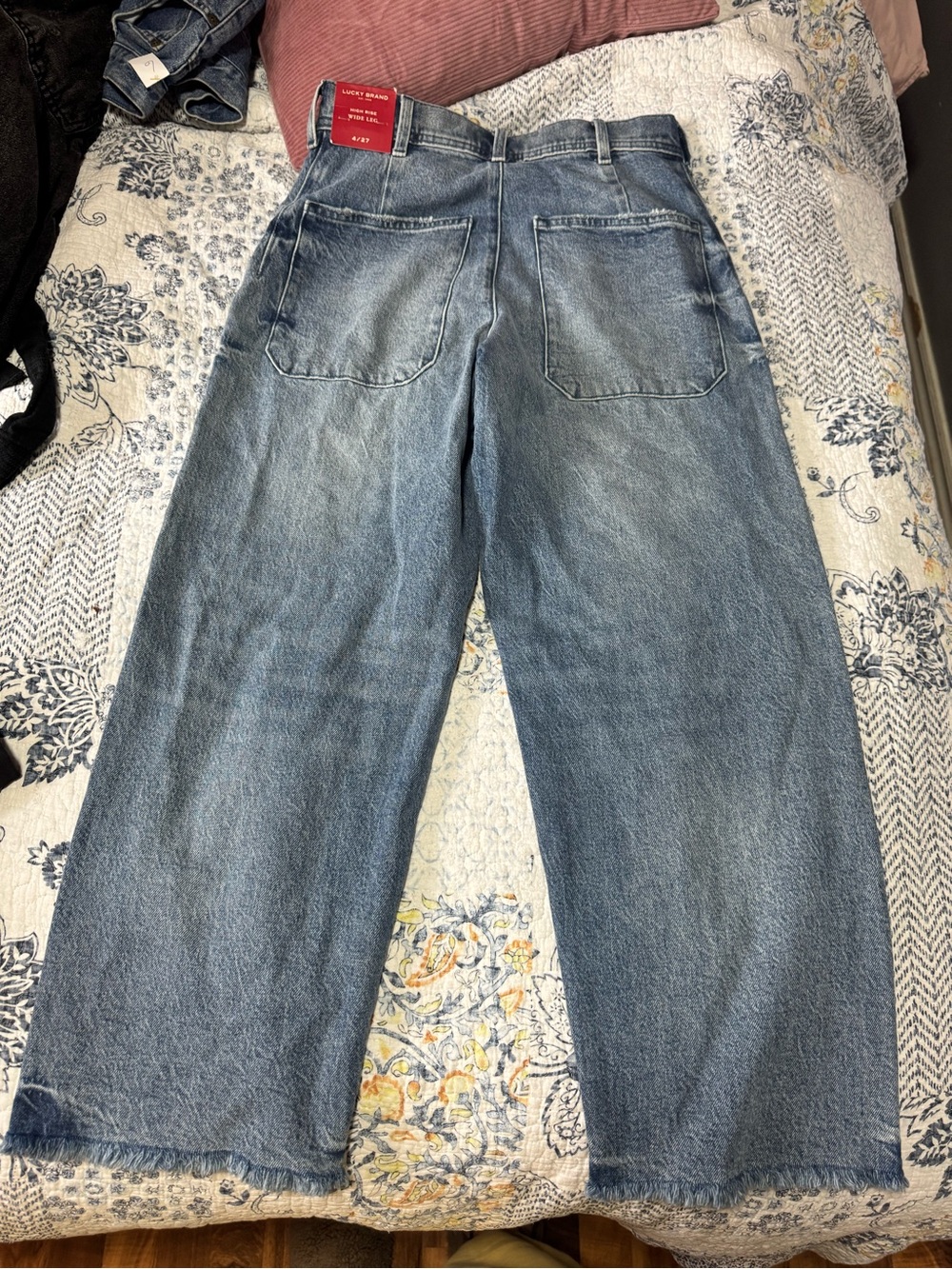 Lucky Brand Light Wash Wide Leg Flare Jeans - Picture 4 of 4